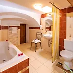 Bed & Breakfast U Bílé Paní 3*
